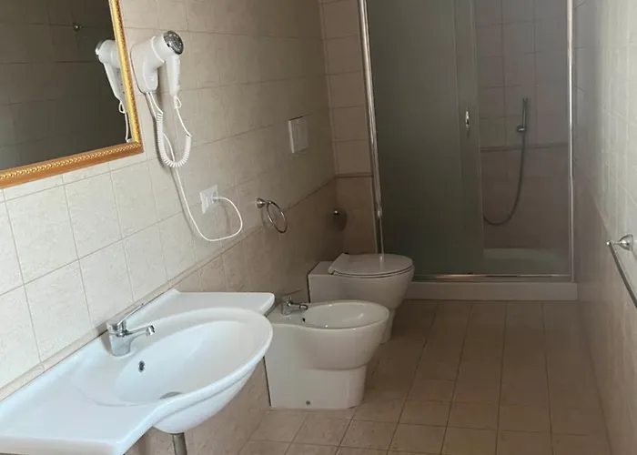 招待所 Aquila D'oro Ciro